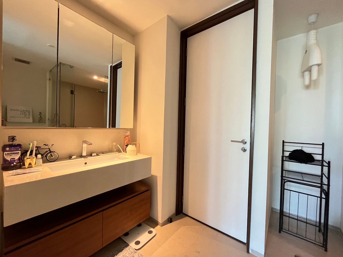 For SaleCondoWongwianyai, Charoennakor : Rare unit Duplex Penthouse ✨The River✨ 3 bedrooms, 4 bathrooms, size 286 sq m, near BTS / MRT Krung Thon Buri (0.9 km.) Tel.0982645161