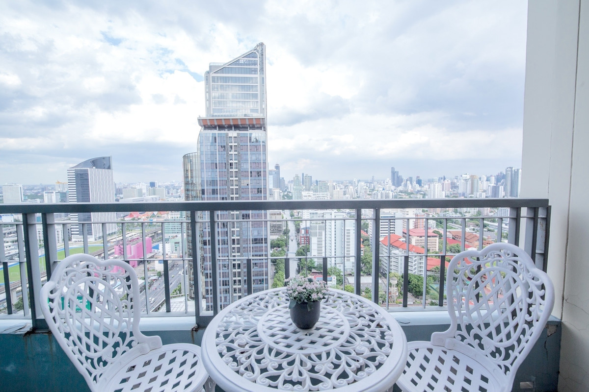 ให้เช่าคอนโดพระราม 9 เพชรบุรีตัดใหม่ RCA : 🔥 ปล่อยเช่า  ด่วนมาก สุดคุ้ม ปล่อยเช่า  Q Asoke 2 ห้องนอน 2 ห้องน้ำ   60 Sq.m.  ห้องสวย ห้องมุม เพียง 42,000 บาท  ชั้นสูงวิวดี