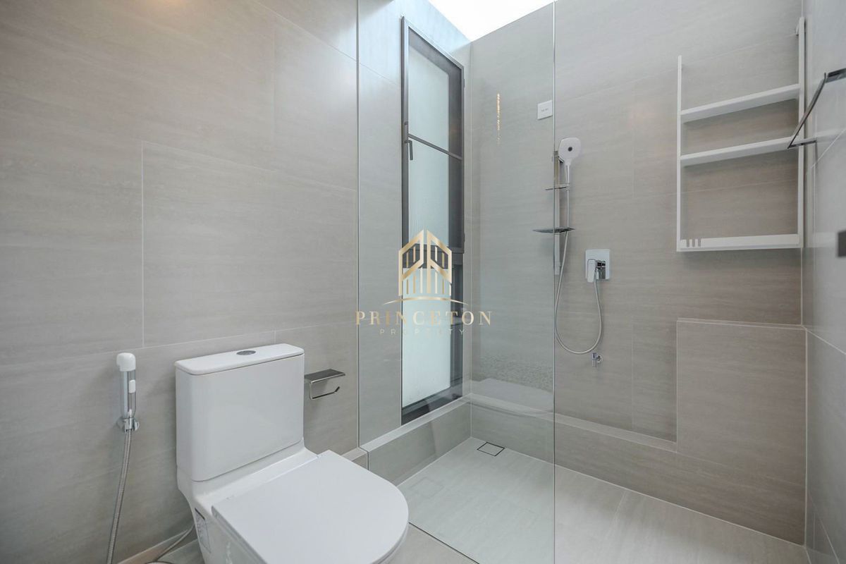 HousePattanakan, Srinakarin : Vive Krungthep Kreetha, near Wellington School 📞092-4252445