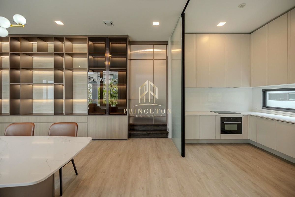 HousePattanakan, Srinakarin : Vive Krungthep Kreetha, near Wellington School 📞092-4252445