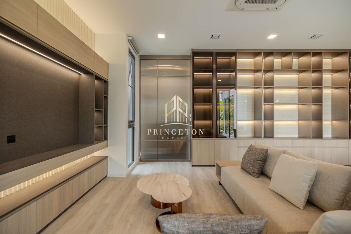 HousePattanakan, Srinakarin : Vive Krungthep Kreetha, near Wellington School 📞092-4252445