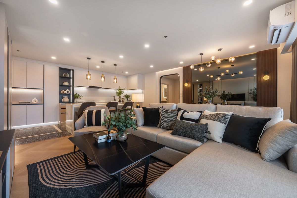 ขายคอนโดพระราม 3 สาธุประดิษฐ์ :  CONDO EXECUTIVE REGENT 4 bedrooms 2 Bathrooms Newly Renovated ออกแบบโดยสถาปนิก ตกแต่งใหม่พร้อมเข้าอยู่