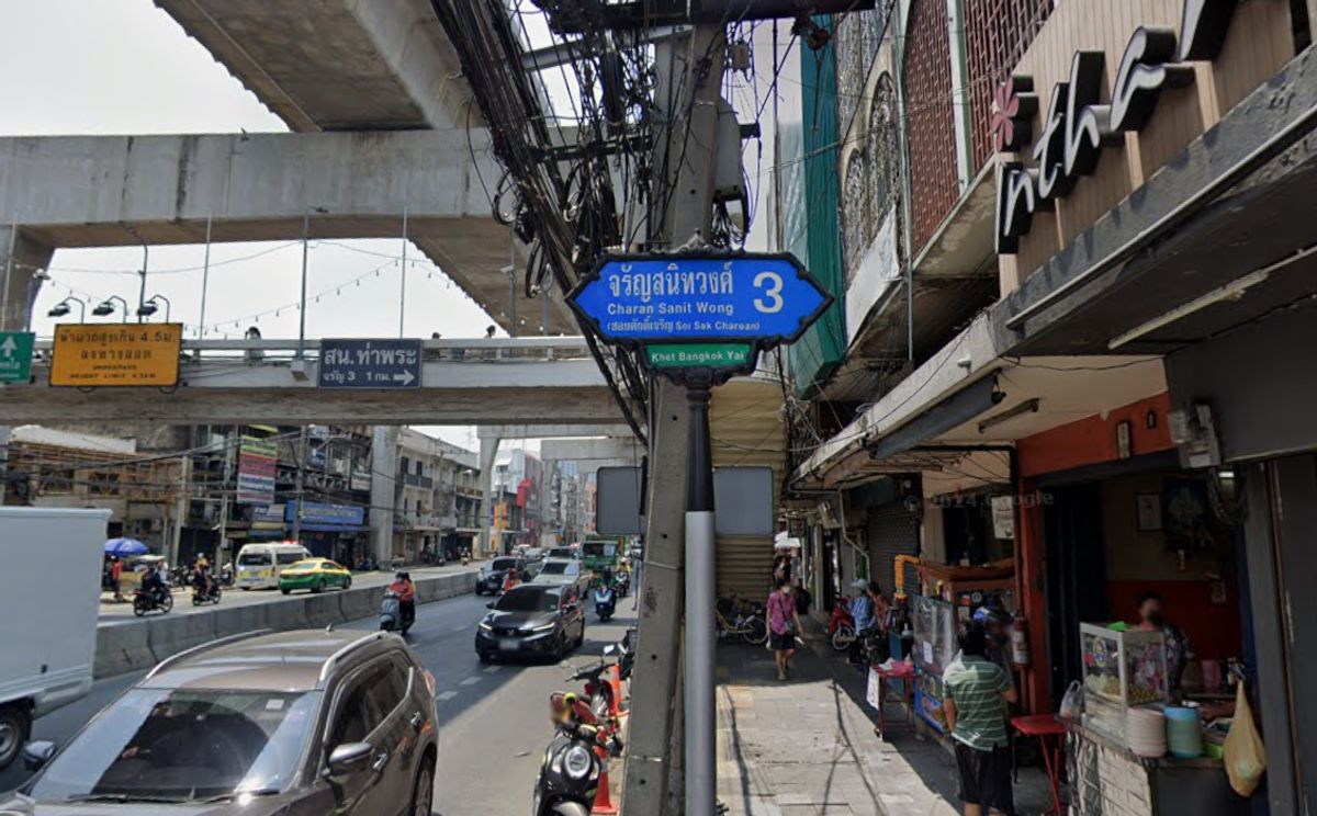 For SaleLandPinklao, Charansanitwong : Beautiful land for sale !! Soi Charan Sanitwong 3, suitable for a low rise condo project, an area of ​​1-1-0 rai