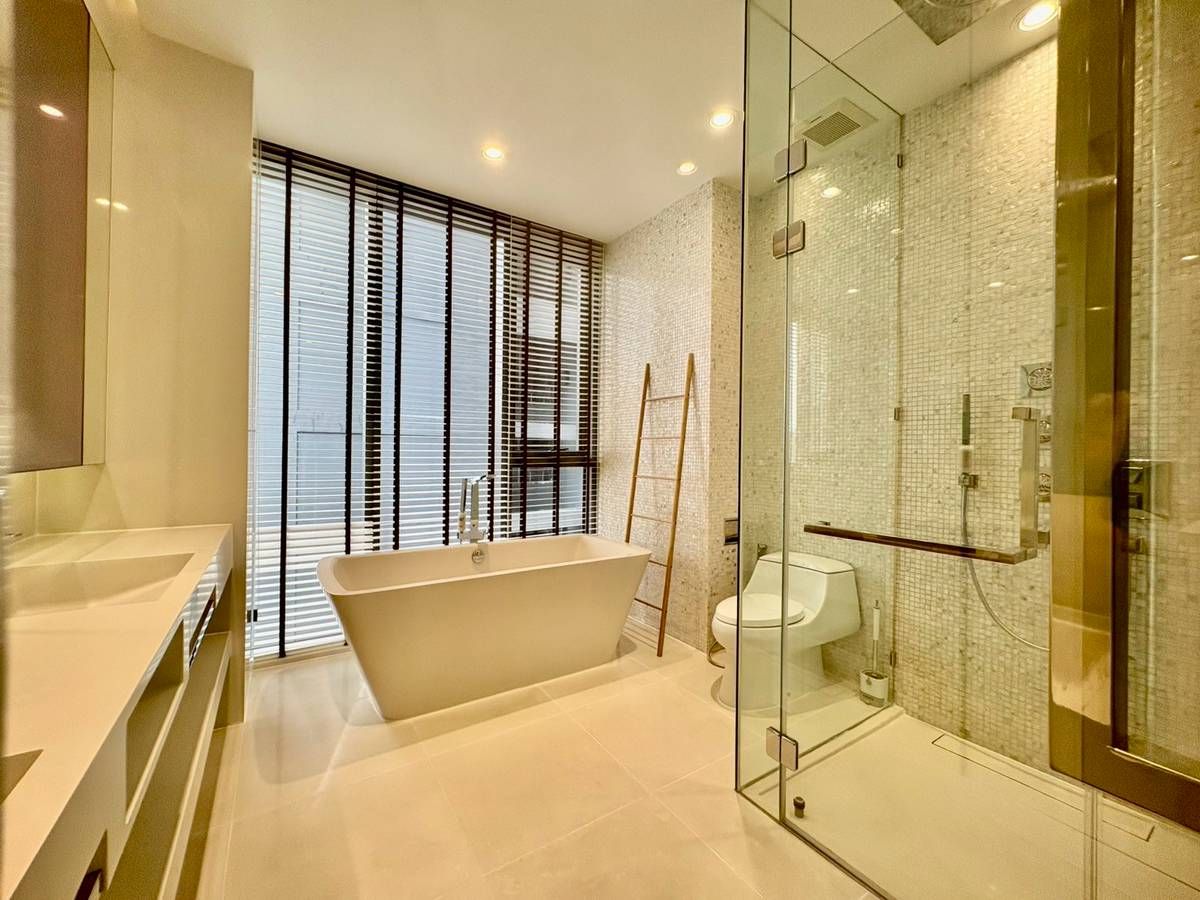 คอนโดสุขุมวิท อโศก ทองหล่อ : • 𝐕𝐢𝐭𝐭𝐨𝐫𝐢𝐨 • 𝟐 𝐁𝐞𝐝 𝟐 𝐁𝐚𝐭𝐡 • 𝟏𝟑𝟕 𝐒𝐪𝐦. • 𝟏𝟖𝟎,𝟎𝟎𝟎 𝐥 𝟓𝟓 𝐌𝐁 •  𝐅𝐮𝐥𝐥𝐲-𝐅𝐮𝐫𝐧𝐢𝐬𝐡𝐞𝐝  𝐋𝐢𝐧𝐞 𝐈𝐃 : 𝐕𝐚𝐬𝐬𝐢𝐥𝐲