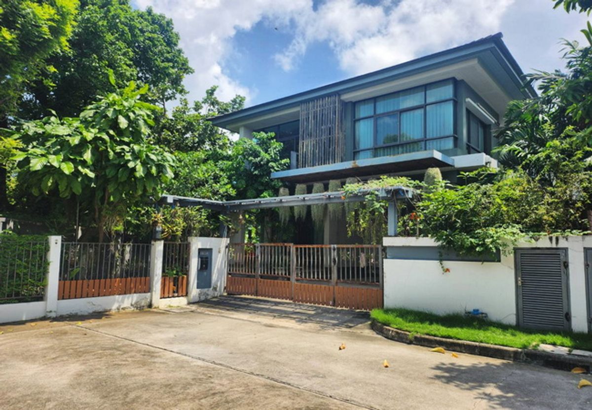 ขายบ้านพัฒนาการ ศรีนครินทร์ : ขายบ้านเดี่ยว หมู่บ้านเศรษฐสิริ ศรีนครินทร์-พระราม 9 เนื้อที่ 79.4 ตร.ว. 2 ชั้น 4 นอน 4 น้ำ แต่งสวย พร้อมอยู่ ราคาต่อรองได้