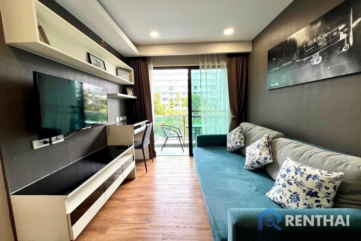 ขายคอนโดพัทยา บางแสน ชลบุรี สัตหีบ : ขายด่วน มีห้องเดียวเท่านั้น Dusit Grand Park 1 ห้องนอน 35 ตร.ม. วิวสระว่ายน้ำ