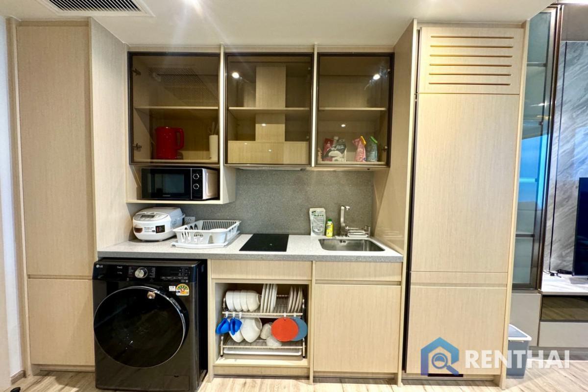 For RentCondoPattaya, Bangsaen, Chonburi : For rent Arom wongamat 1 bedroom 45 sqm direct sea  view