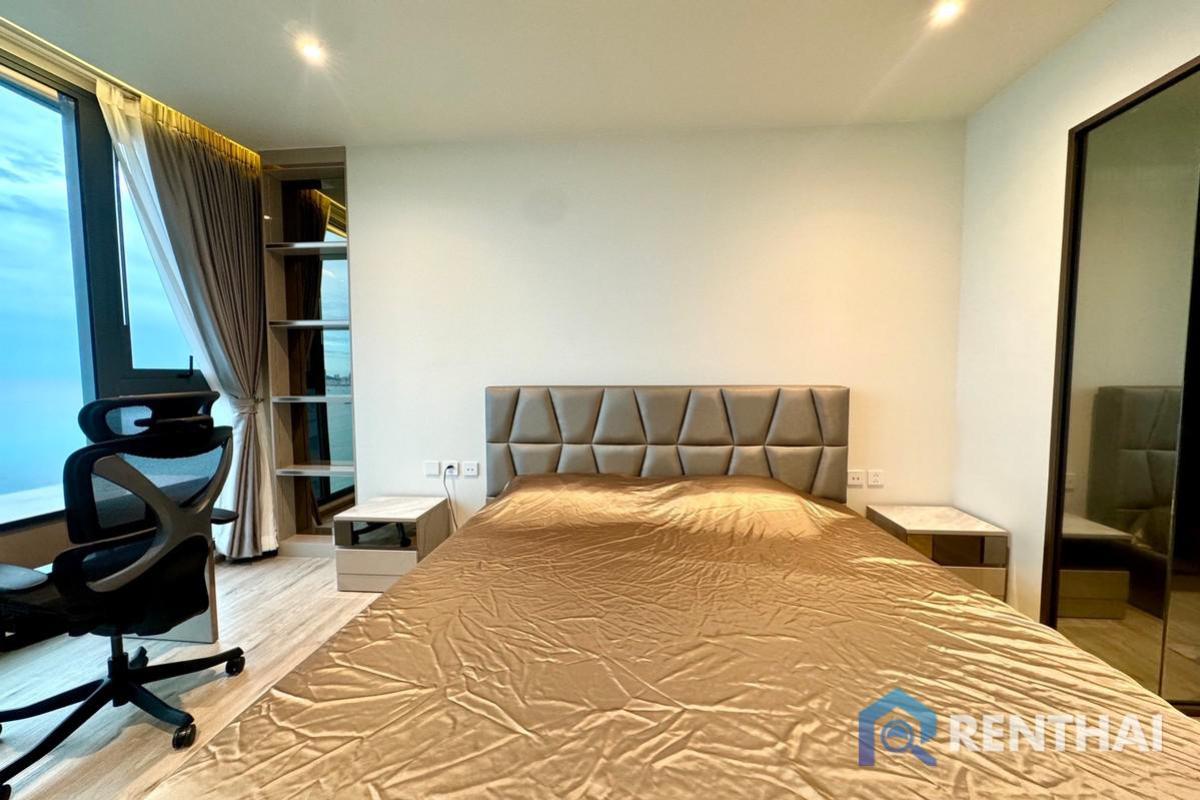 For RentCondoPattaya, Bangsaen, Chonburi : For rent Arom wongamat 1 bedroom 45 sqm direct sea  view