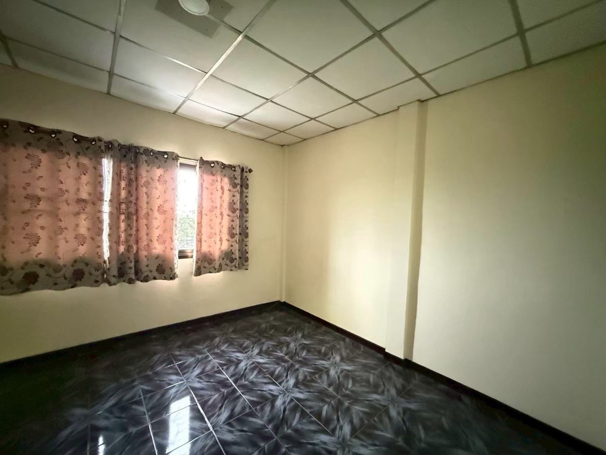 ขายทาวน์โฮมนนทบุรี บางใหญ่ บางบัวทอง : 🏠✨ ทาวน์โฮมราคาดี ทำเลน่าอยู่ เริ่มต้นชีวิตครอบครัวได้ทันที!นครทองปาร์ควิว 1 | โครงการคุณภาพ เดินทางสะดวก ทำเลชุมชนใกล้ตลาด โรงเรียน ร้านค้า และแหล่งงานในพื้นที่บางบัวทอง