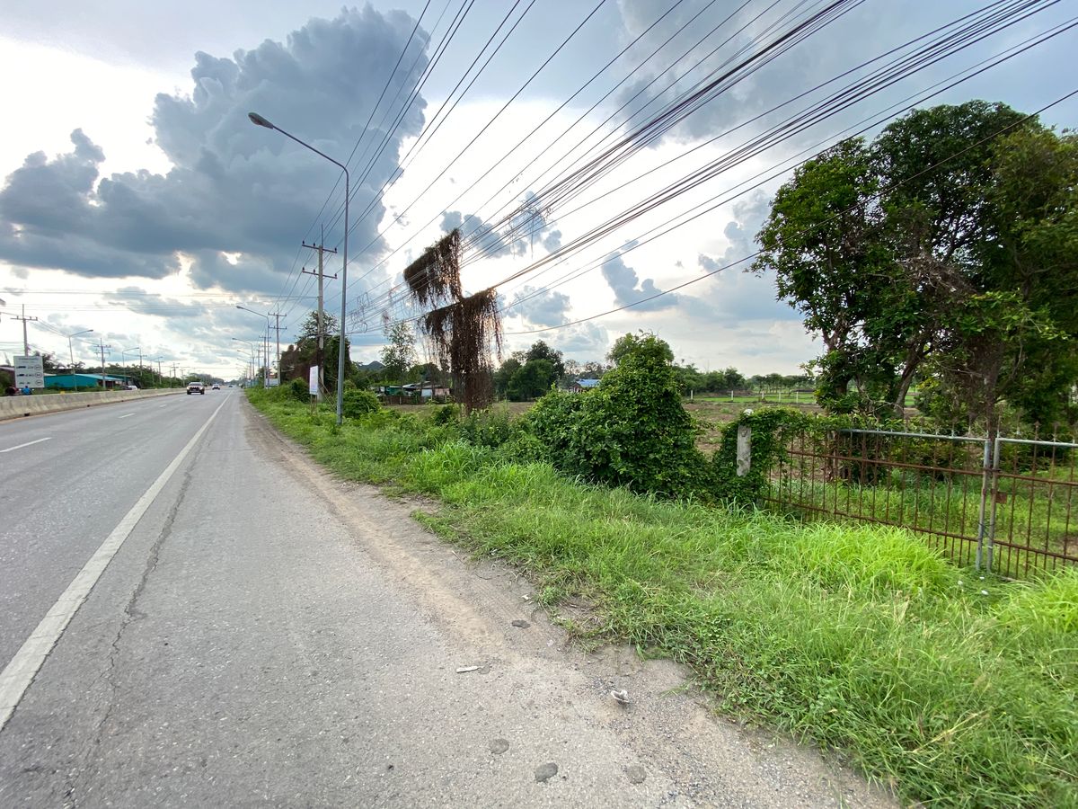 For SaleLandSing Buri : Land for sale in Sing Buri Opposite Phra Non Temple For doing business, factory, warehouse, hotel, 88 meters wide, 83 meters deep Next to Highway 3032