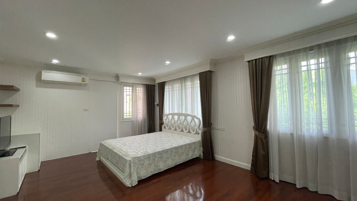 ให้เช่าบ้านสมุทรปราการ สำโรง : ให้เช่าบ้านเดี่ยวหรู โครงการเลคไซด์วิลล่า 1 ใกล้ Mega Bangna