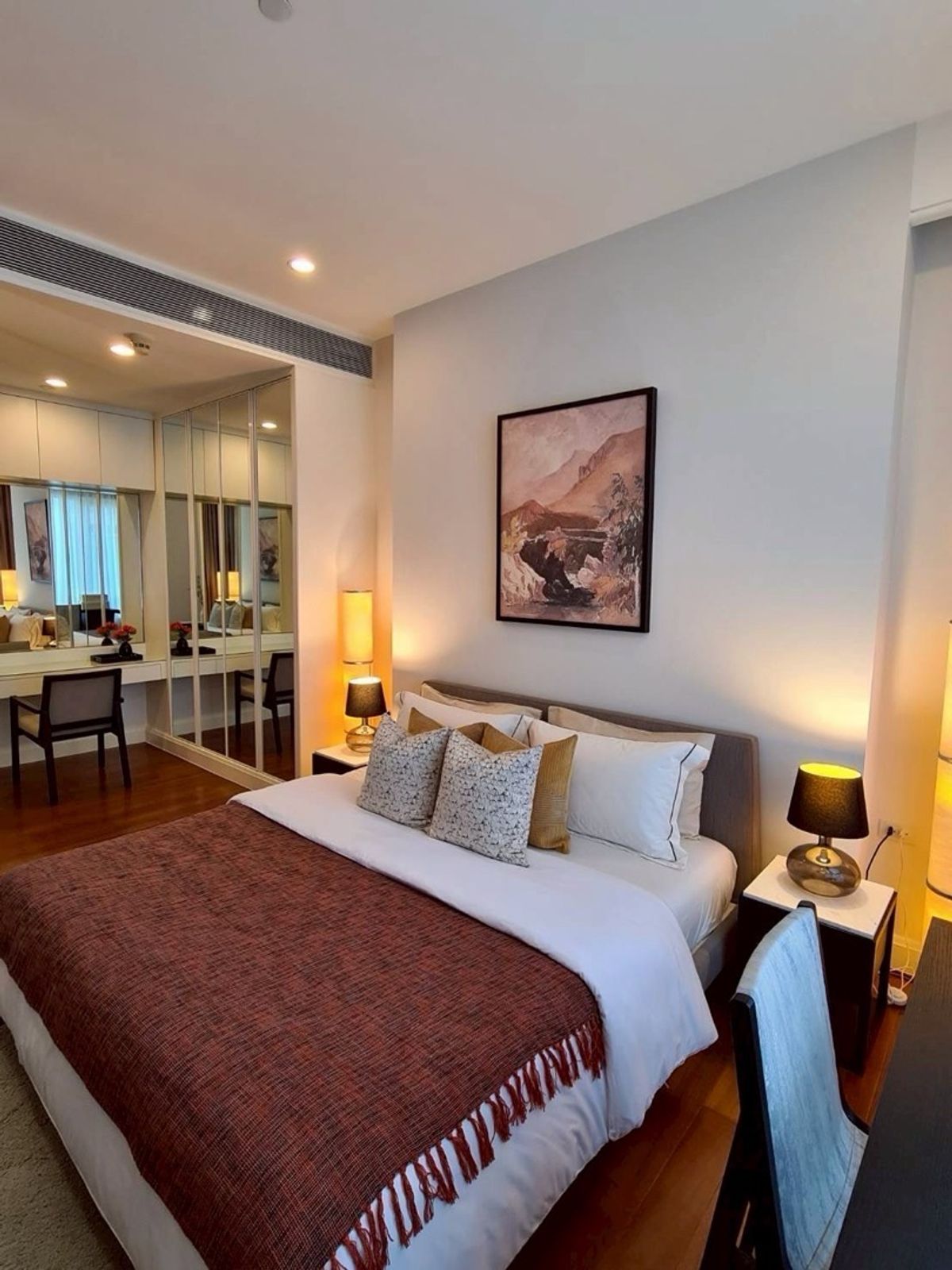 ให้เช่าคอนโดวิทยุ ชิดลม หลังสวน : ให้เช่าคอนโด Q Langsuan 2 Bedrooms 2 Bathrooms 