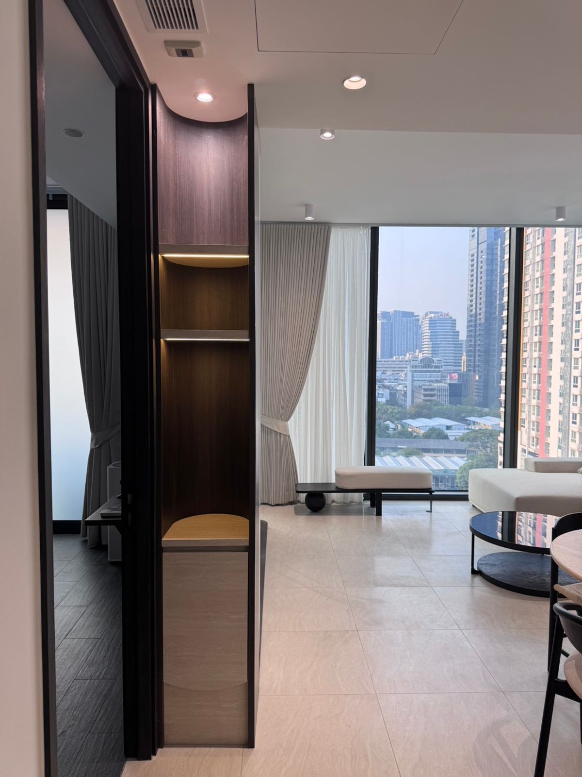 For SaleCondoSathorn, Narathiwat : 🐶Pet-Friendly condo in Sathorn🐱 Newly renovated room with nice built-in, high floor, open view ✨Tait 12✨1 bedroom, 1 bathroom, size 52 sq m, near BTS / MRT Saint Louis (0.2 km.) Tel.0982645161