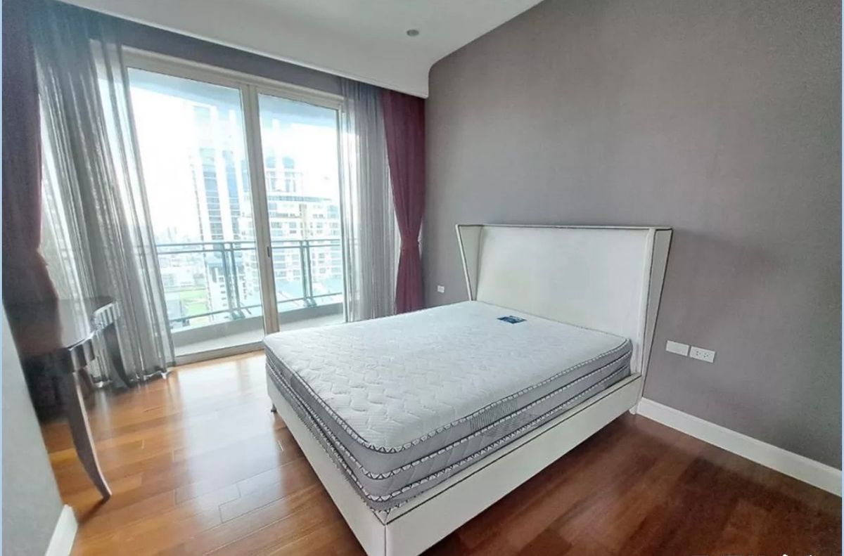 ให้เช่าคอนโดวิทยุ ชิดลม หลังสวน : ให้เช่าคอนโด Q Langsuan 3 Bedrooms 4 Bathrooms 