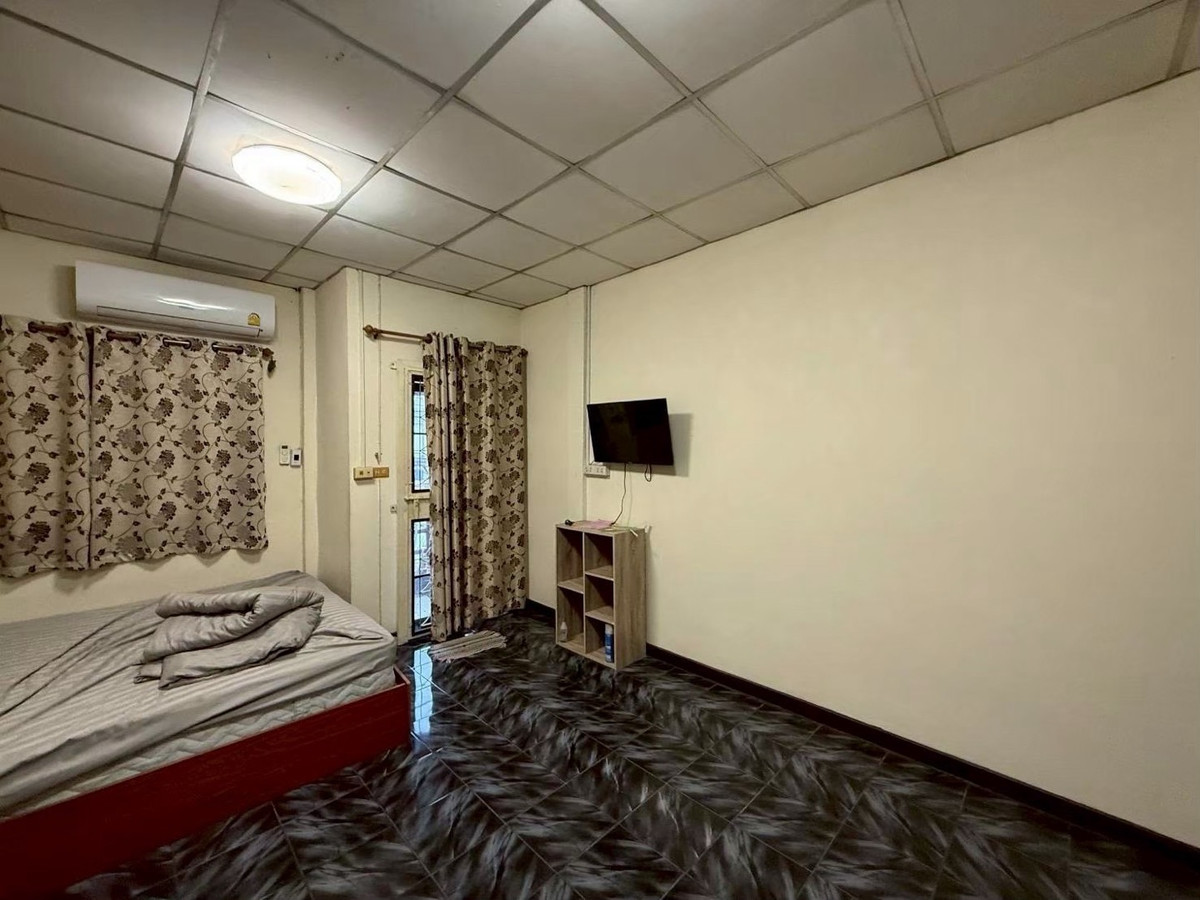 ขายทาวน์โฮมนนทบุรี บางใหญ่ บางบัวทอง : 🏠✨ ทาวน์โฮมราคาดี ทำเลน่าอยู่ เริ่มต้นชีวิตครอบครัวได้ทันที!นครทองปาร์ควิว 1 | โครงการคุณภาพ เดินทางสะดวก ทำเลชุมชนใกล้ตลาด โรงเรียน ร้านค้า และแหล่งงานในพื้นที่บางบัวทอง