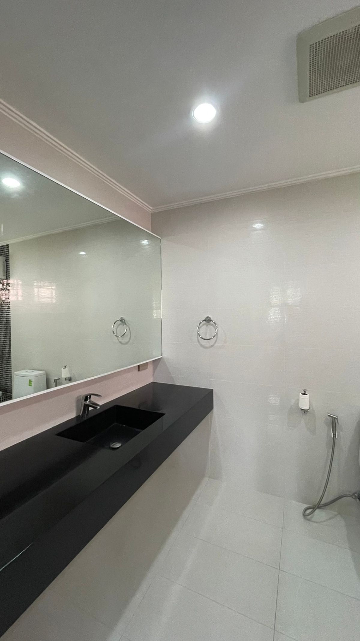 ให้เช่าบ้านสมุทรปราการ สำโรง : ให้เช่าบ้านเดี่ยวหรู โครงการเลคไซด์วิลล่า 1 ใกล้ Mega Bangna