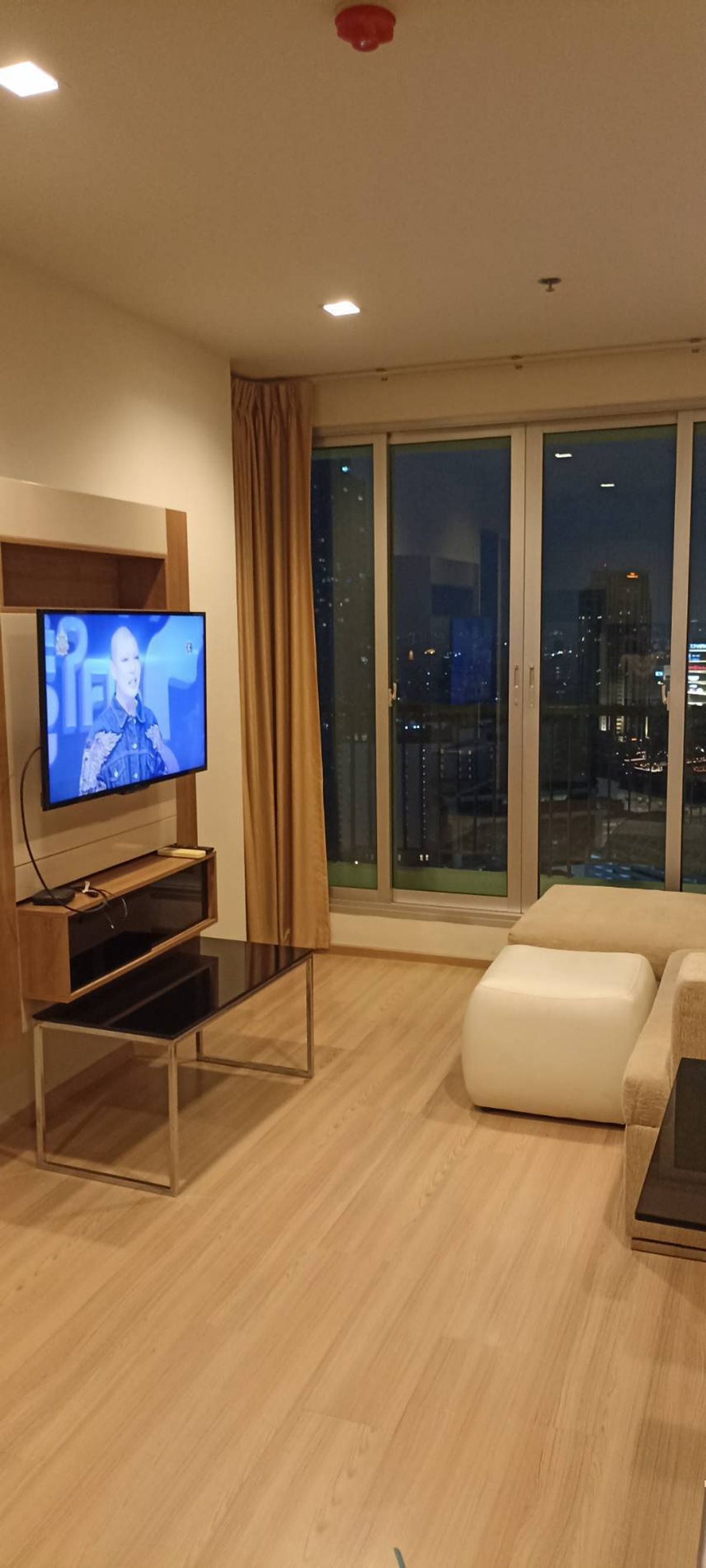 ให้เช่าคอนโดสาทร นราธิวาส : For Rent Condo The Address Sathorn fully furnished (S15-29452)