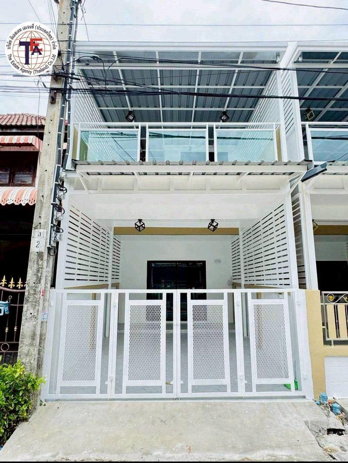 For SaleTownhomeNonthaburi, Bang Yai, Bangbuathong : 2 -story townhouse for sale, Si Mueang Thong Village, Bang Bua Thong, Soi Lat Pla Duk Temple, Bang Rak Phatthana, near Dae Mall Ngamwongwan Big C Bang Yai Lotus, Bua Thong School Bang Bua Thong International School Bang Bua Thong School, Bumrungrad Kasemr