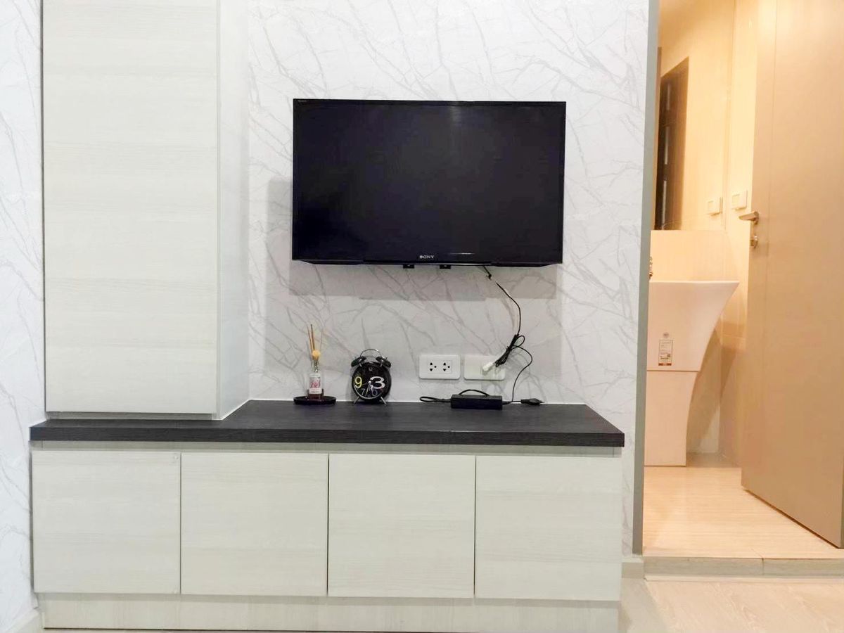 For RentCondoRatchadapisek, Huaikwang, Suttisan : For rent Life Ratchadaphisek 1 bedroom, 35th floor, size 31.57 sq m., excellent condition.