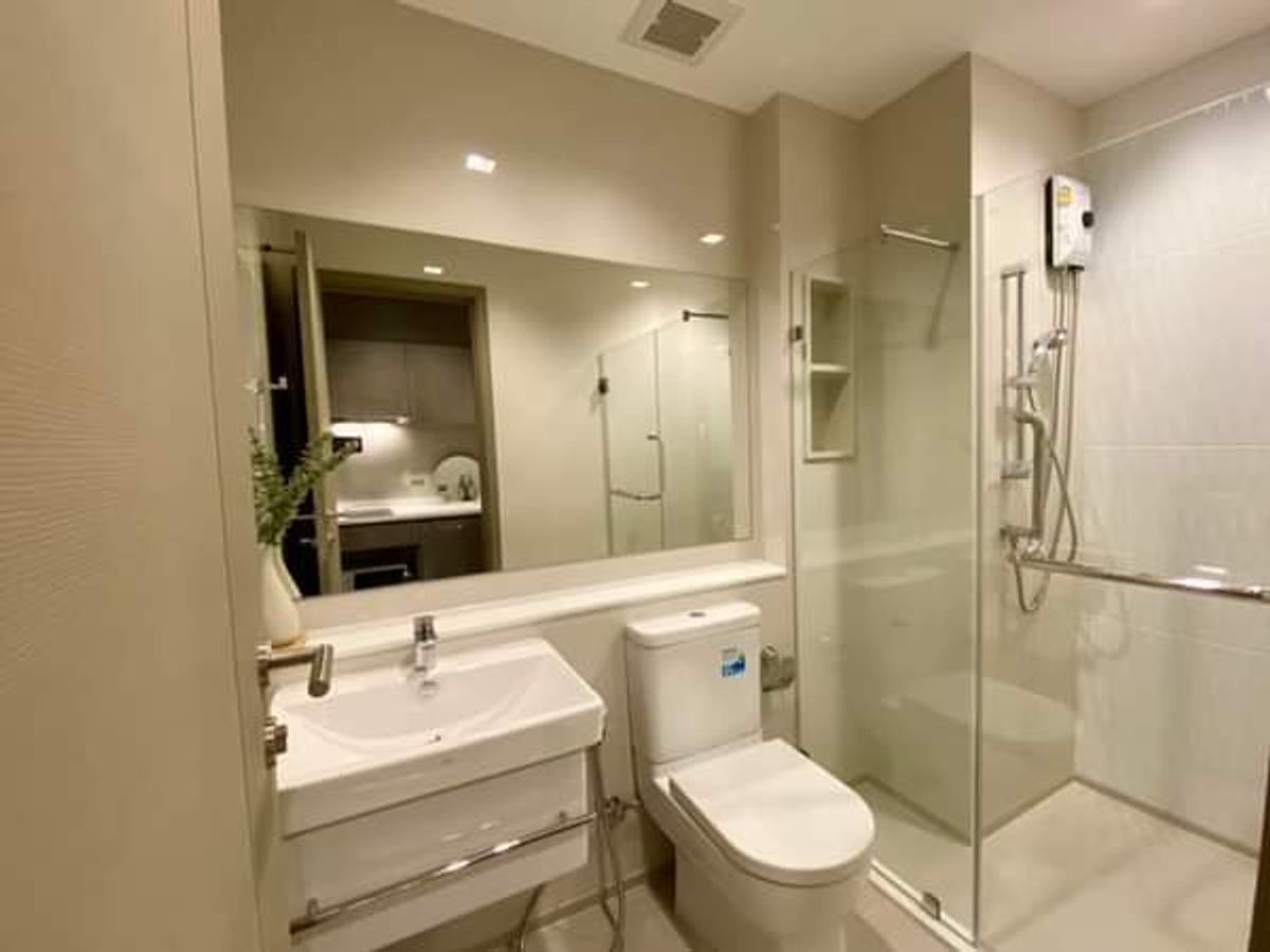 ให้เช่าคอนโดพระราม 9 เพชรบุรีตัดใหม่ RCA : 💥DL-8173💥ว่าง ให้ เช่า   ไลฟ์ อโศก - พระราม 9👉แอดไลน์ @fastcondo 