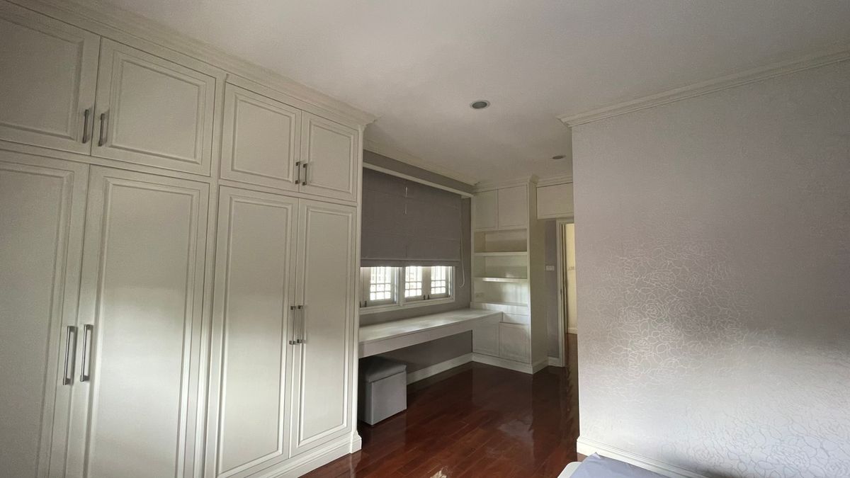 ให้เช่าบ้านสมุทรปราการ สำโรง : ให้เช่าบ้านเดี่ยวหรู โครงการเลคไซด์วิลล่า 1 ใกล้ Mega Bangna