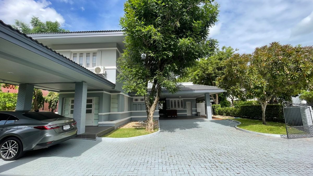 For RentHouseSamut Prakan,Samrong : Luxury detached house for rent Lake Side Villa Project 1 near Mega Bangna