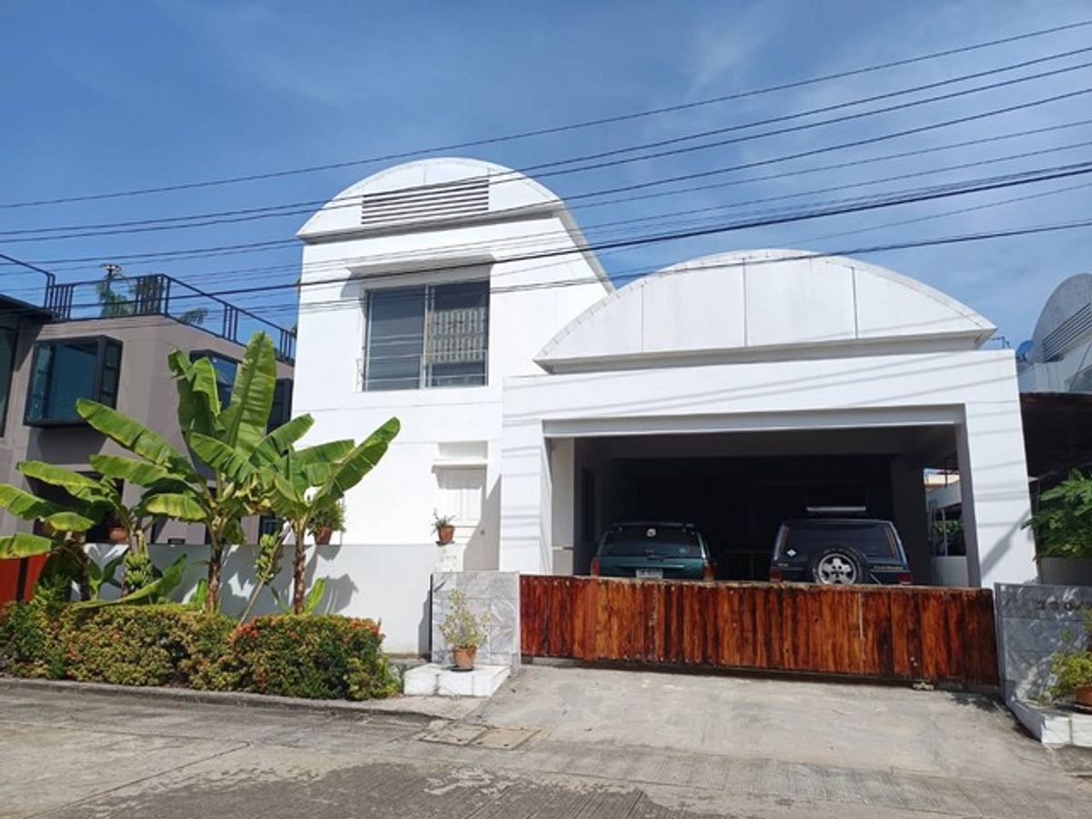 ขายบ้านสมุทรปราการ สำโรง : [ขาย] บ้านหรู 2 ชั้น | บางนา | 4 ห้องนอน | ตรงข้ามสุวรรณภูมิ | ระบบ Solar+EV | 6.7 ล้าน