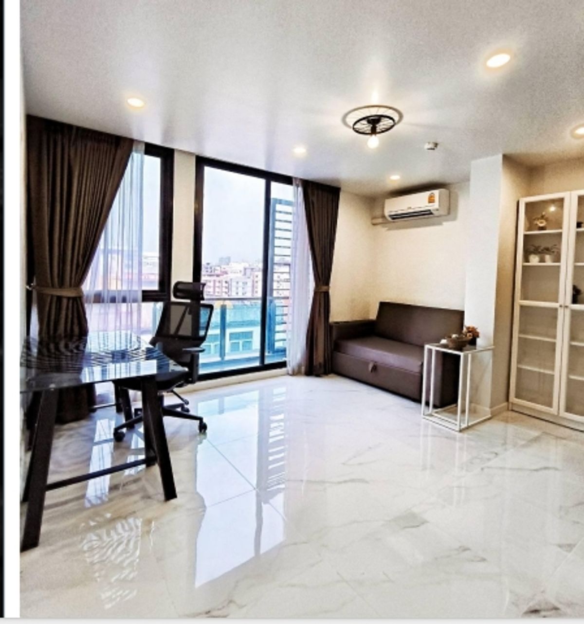 For RentCondoRatchadapisek, Huaikwang, Suttisan : Condo for Rent 2 Bedroom Chateau in Town Ratchada 10