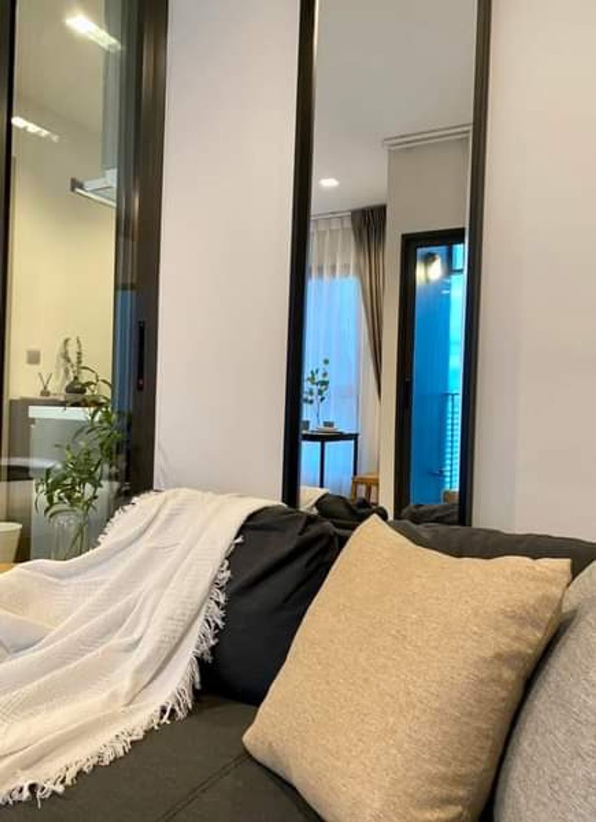 ให้เช่าคอนโดพระราม 9 เพชรบุรีตัดใหม่ RCA : 💥DL-8173💥ว่าง ให้ เช่า   ไลฟ์ อโศก - พระราม 9👉แอดไลน์ @fastcondo 