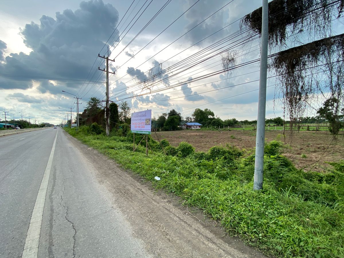 For SaleLandSing Buri : Land for sale in Sing Buri Opposite Phra Non Temple For doing business, factory, warehouse, hotel, 88 meters wide, 83 meters deep Next to Highway 3032