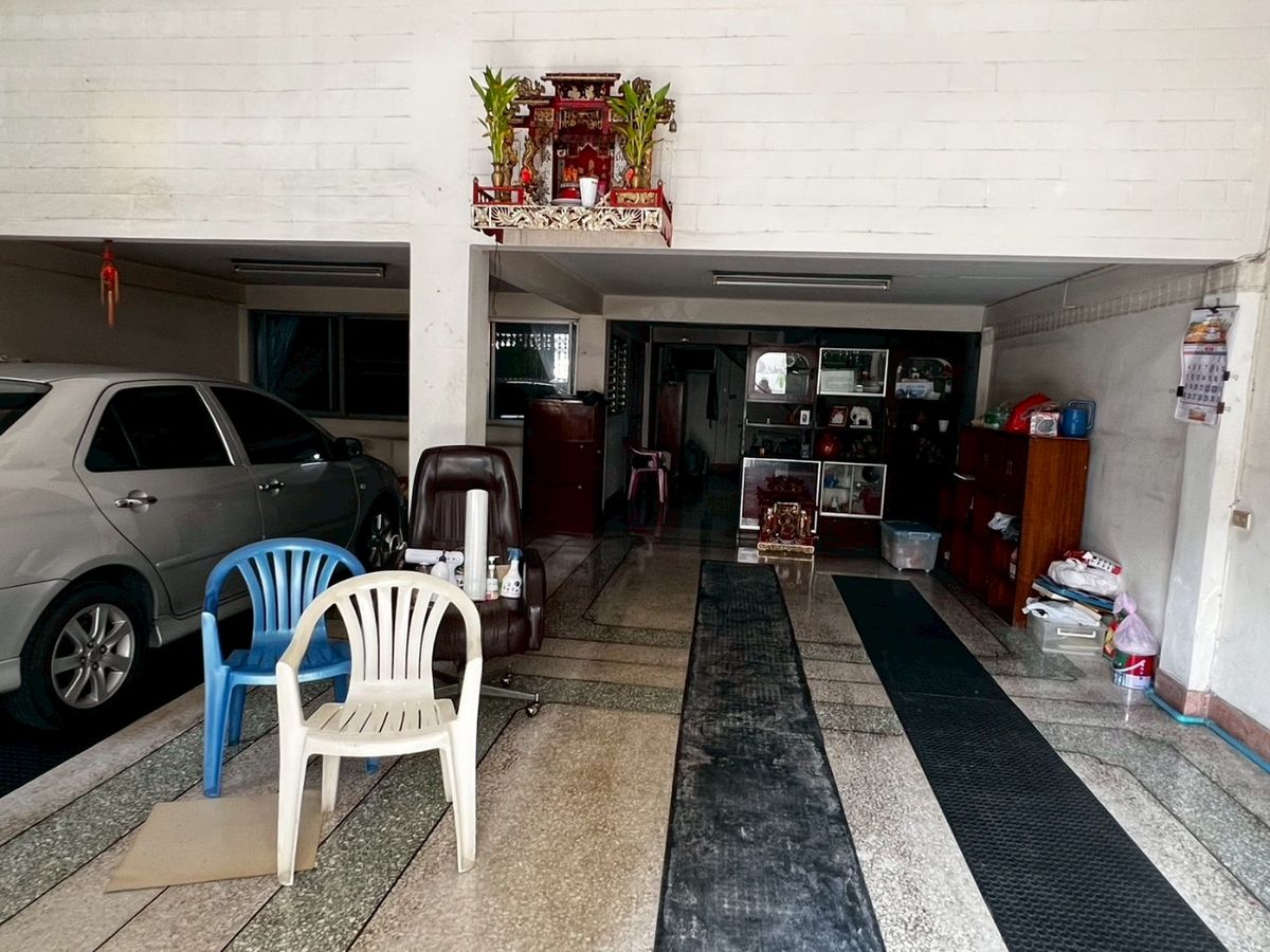 ขายอาคารพาณิชย์สาทร นราธิวาส : ✨ ขายด่วน! อาคารพาณิชย์ 4.5 ชั้น 2 คูหา ทำเลทองใจกลางเมืองย่าน#เจริญกรุง #เอเชีย ทีค   #เทอร์มินอล 21 พระราม3✨