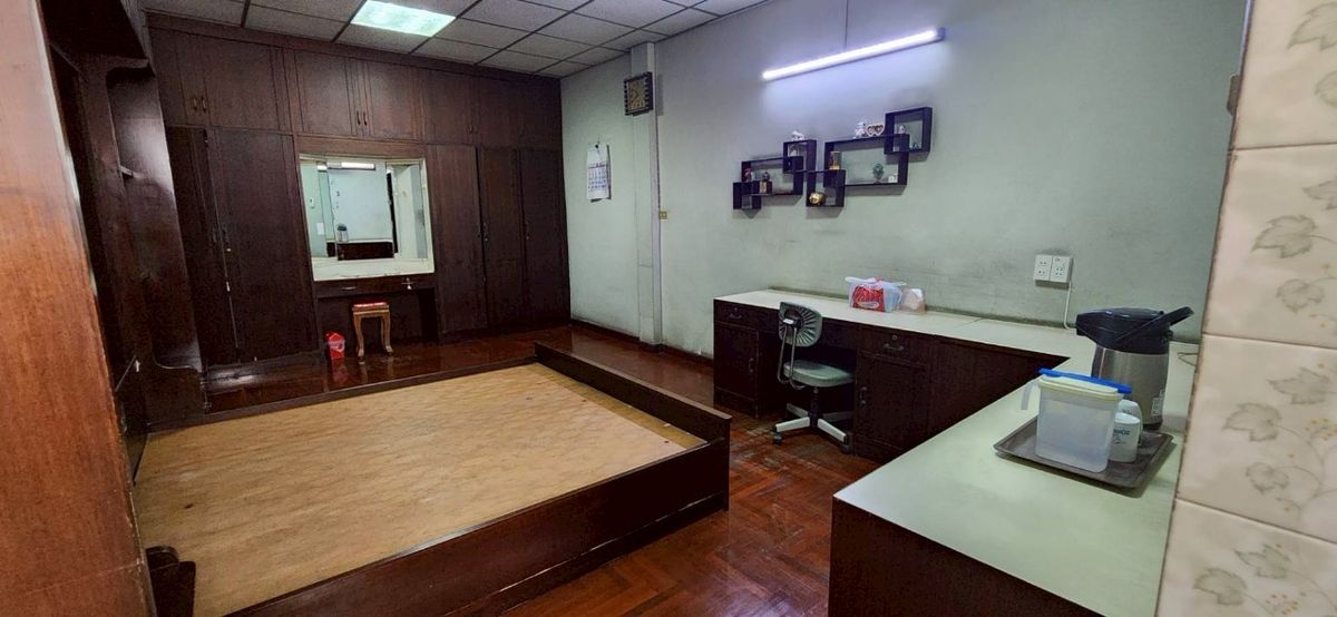 ขายอาคารพาณิชย์สาทร นราธิวาส : ✨ ขายด่วน! อาคารพาณิชย์ 4.5 ชั้น 2 คูหา ทำเลทองใจกลางเมืองย่าน#เจริญกรุง #เอเชีย ทีค   #เทอร์มินอล 21 พระราม3✨