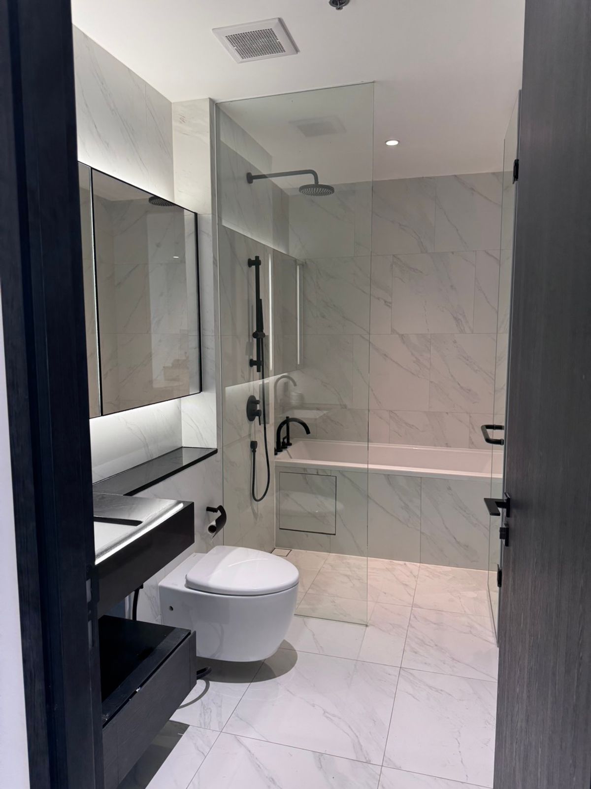 For SaleCondoSathorn, Narathiwat : 🐶Pet-Friendly condo in Sathorn🐱 Newly renovated room with nice built-in, high floor, open view ✨Tait 12✨1 bedroom, 1 bathroom, size 52 sq m, near BTS / MRT Saint Louis (0.2 km.) Tel.0982645161