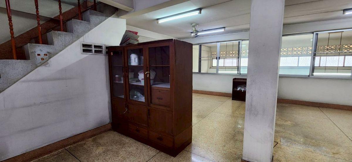 ขายอาคารพาณิชย์สาทร นราธิวาส : ✨ ขายด่วน! อาคารพาณิชย์ 4.5 ชั้น 2 คูหา ทำเลทองใจกลางเมืองย่าน#เจริญกรุง #เอเชีย ทีค   #เทอร์มินอล 21 พระราม3✨