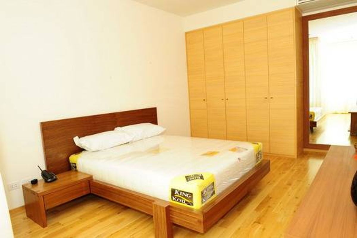 ให้เช่าคอนโดสาทร นราธิวาส : For Rent Condo  The Empire Place fully furnished (S15-19734)