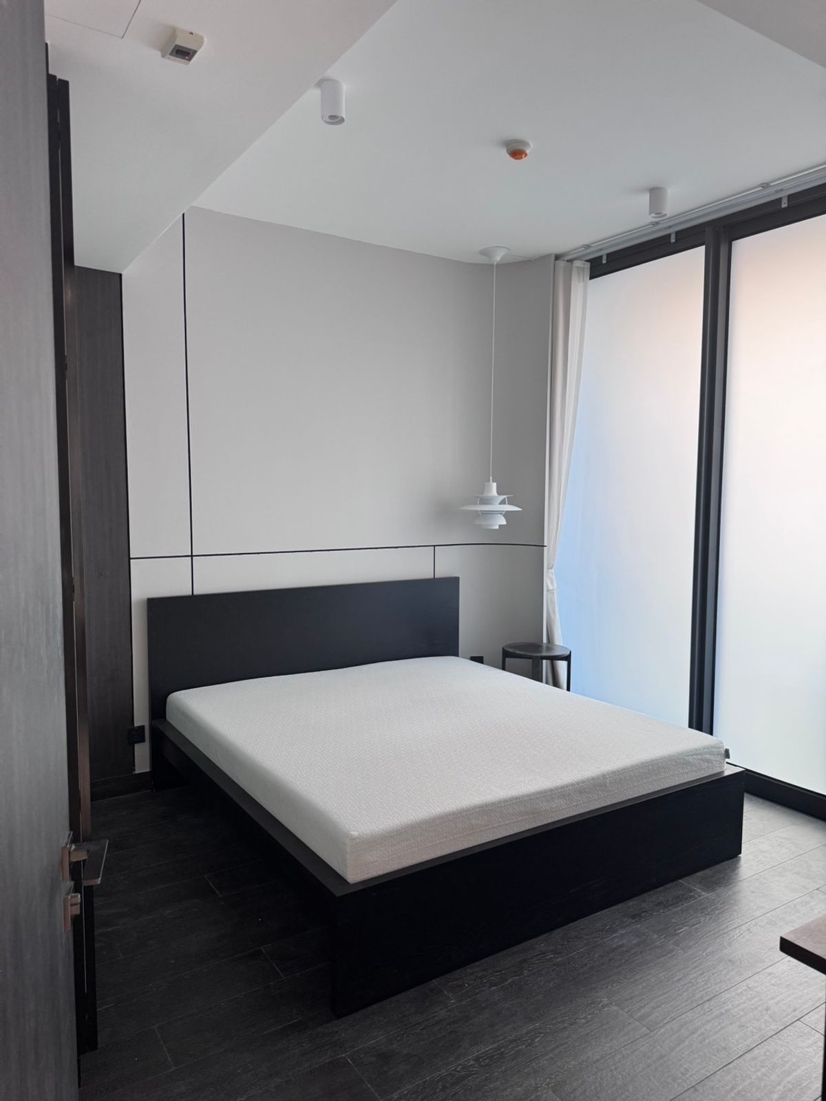 For SaleCondoSathorn, Narathiwat : 🐶Pet-Friendly condo in Sathorn🐱 Newly renovated room with nice built-in, high floor, open view ✨Tait 12✨1 bedroom, 1 bathroom, size 52 sq m, near BTS / MRT Saint Louis (0.2 km.) Tel.0982645161