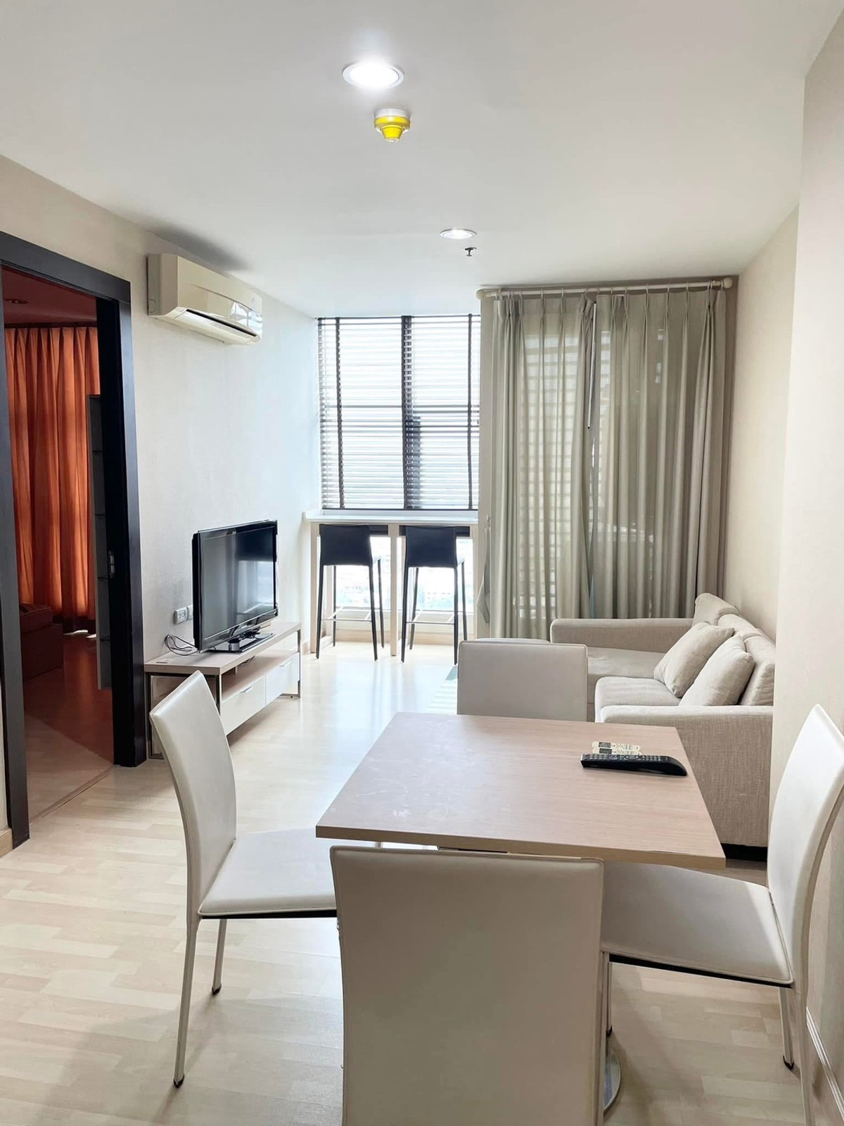 For RentCondoRatchadapisek, Huaikwang, Suttisan : Special Price ‼️ Ready to Move In ✨ Rhythm Ratchada ✨ Corner unit, 46 sq.m., condominium next to MRT Ratchadaphisek (only 0 meters) (No.251099)
