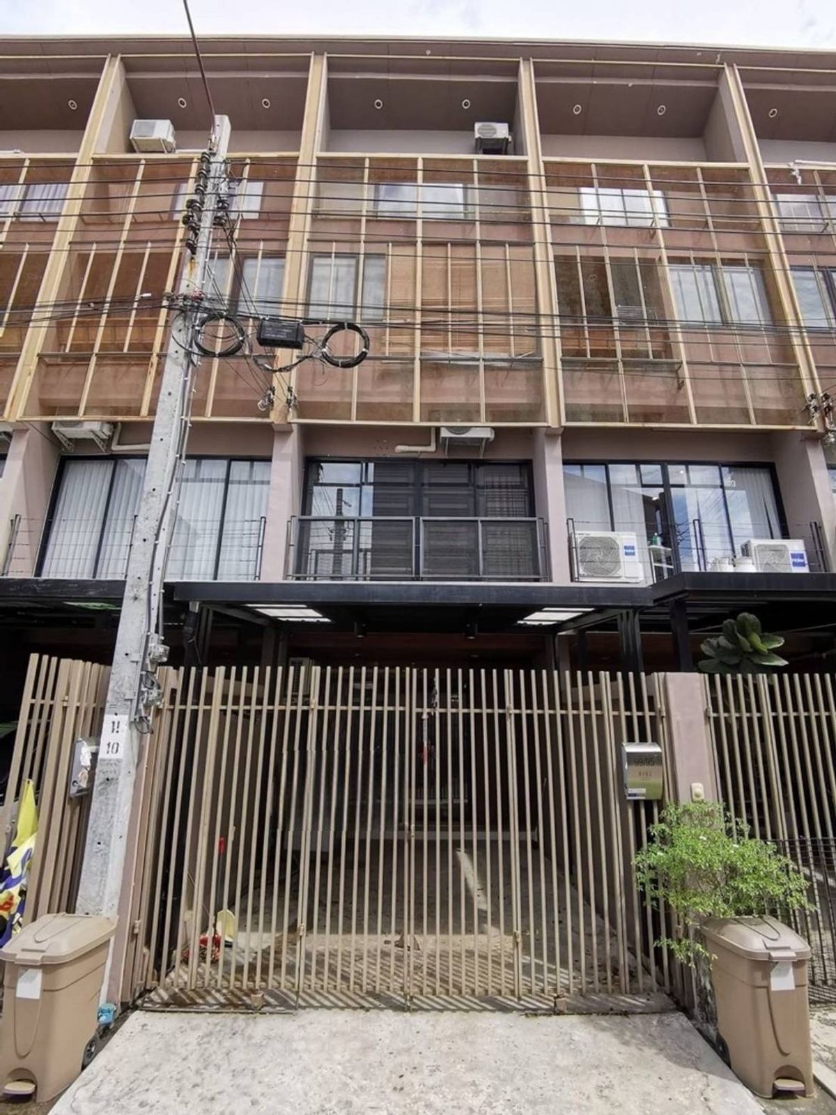 For RentTownhomeChaengwatana, Muangthong : Rent a townhome, Nich Chaengwattana, near Central Chaengwattana, only 8 minutes.