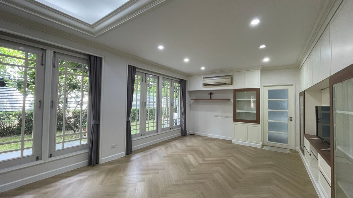 ให้เช่าบ้านสมุทรปราการ สำโรง : ให้เช่าบ้านเดี่ยวหรู โครงการเลคไซด์วิลล่า 1 ใกล้ Mega Bangna