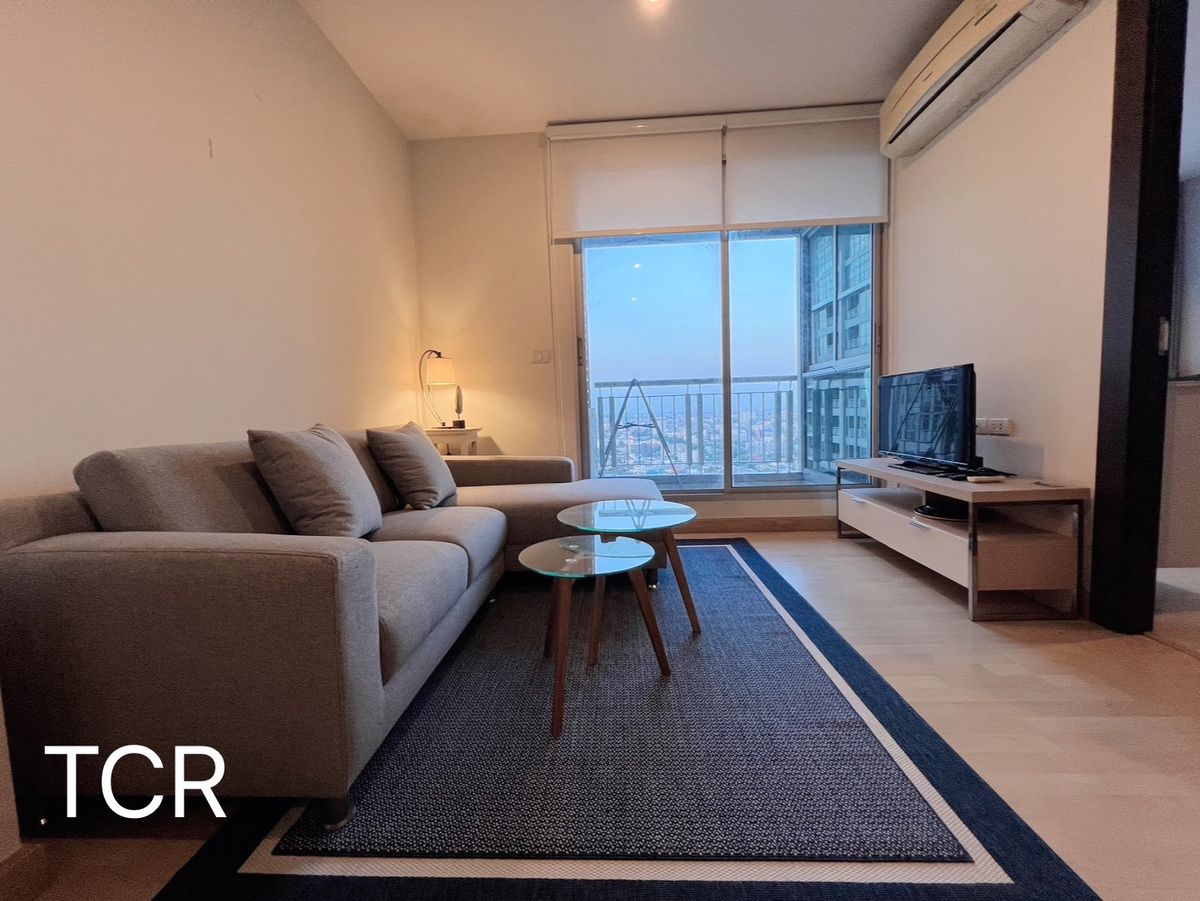 ให้เช่าคอนโดรัชดา ห้วยขวาง : For Rent ** Rhythm Ratchada ** เฟอร์นิเจอร์ และเครื่องใช้ไฟฟ้าครบพร้อมเข้าอยู่ เดินทางสะดวก อยู่ติด MRT รัชดา (No.250779)