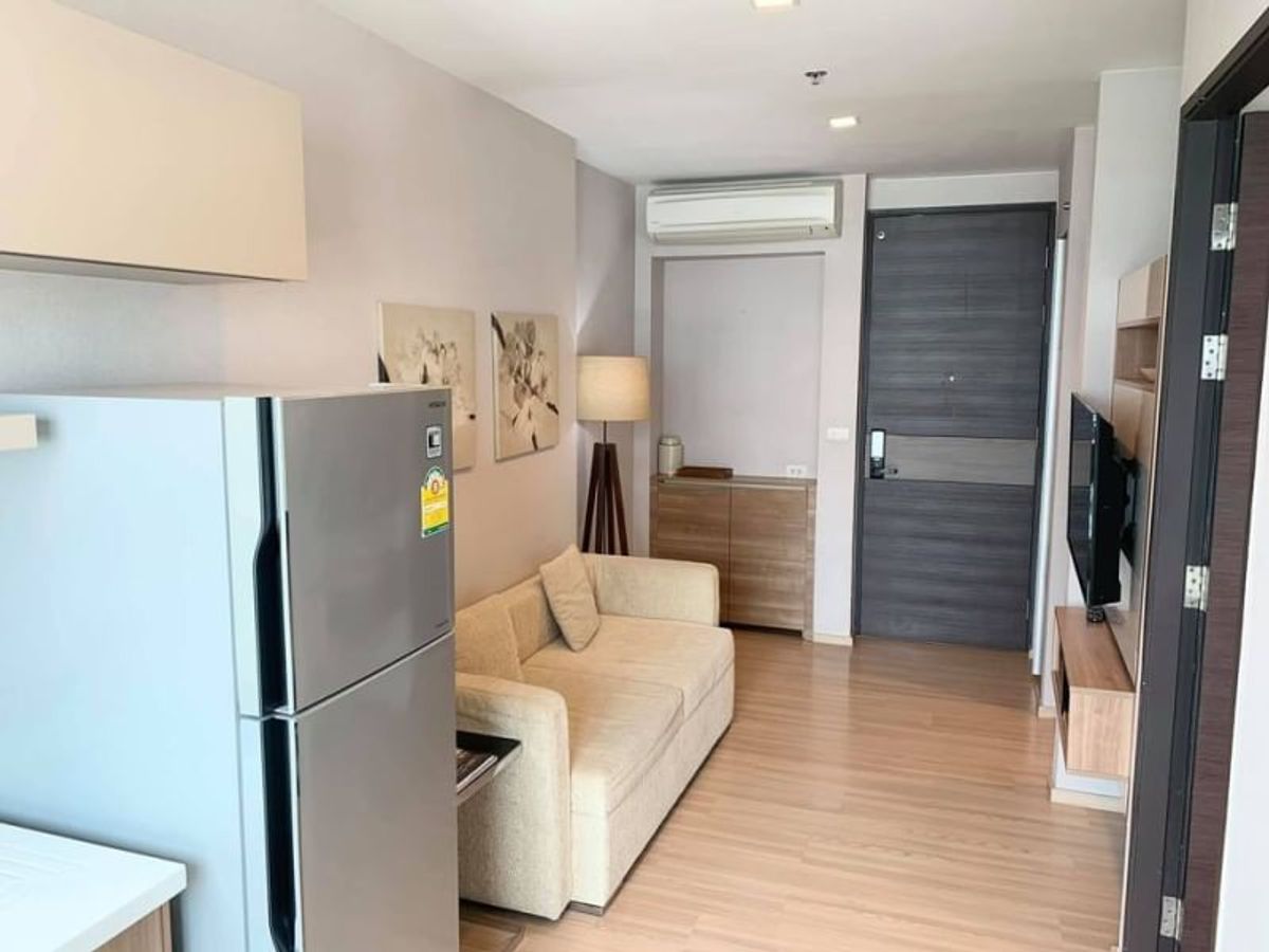 For RentCondoSathorn, Narathiwat : 💥DL-8176💥Rhythm Sathorn 👉Line : @fastcondo