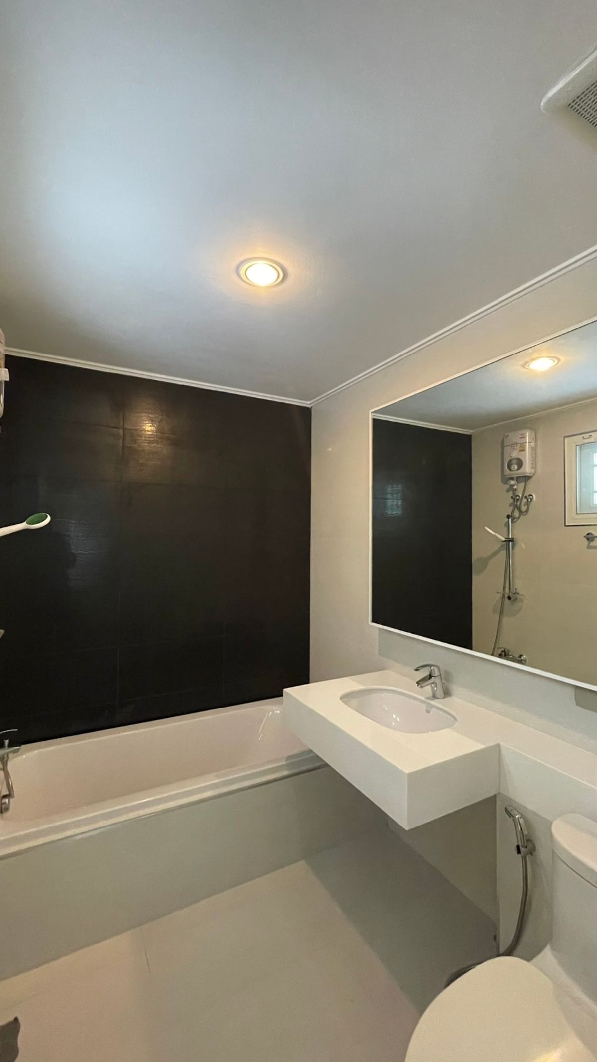 ให้เช่าบ้านสมุทรปราการ สำโรง : ให้เช่าบ้านเดี่ยวหรู โครงการเลคไซด์วิลล่า 1 ใกล้ Mega Bangna