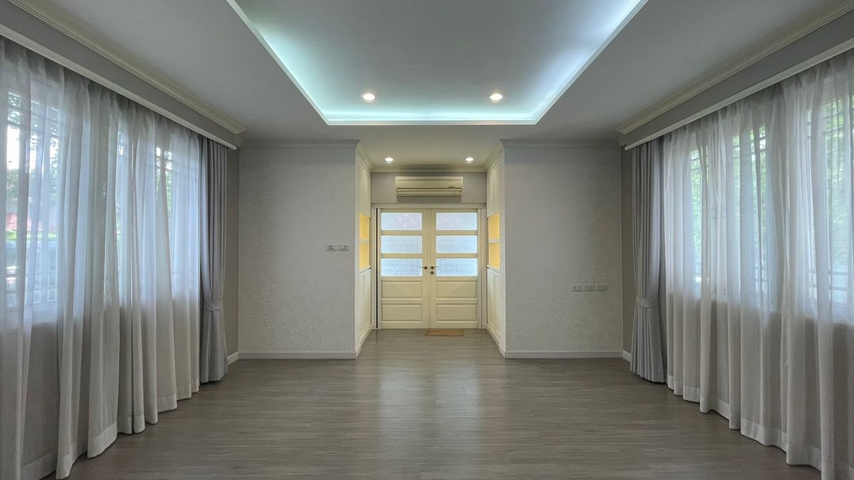 ให้เช่าบ้านสมุทรปราการ สำโรง : ให้เช่าบ้านเดี่ยวหรู โครงการเลคไซด์วิลล่า 1 ใกล้ Mega Bangna