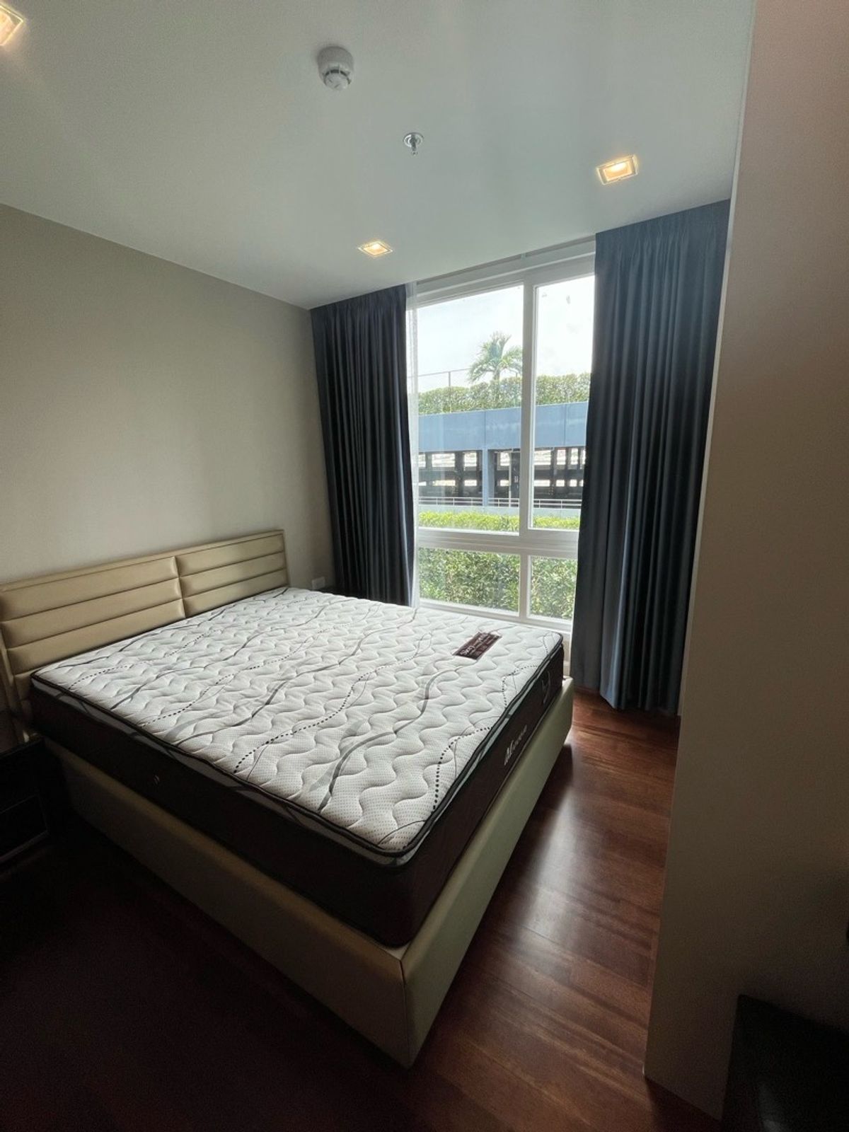 For RentCondoSamut Prakan,Samrong : For Rent The Metropolis Samrong