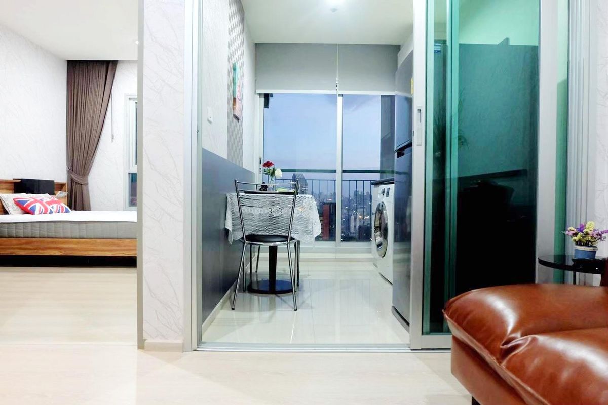 For RentCondoRatchadapisek, Huaikwang, Suttisan : For rent Life Ratchadaphisek 1 bedroom, 35th floor, size 31.57 sq m., excellent condition.