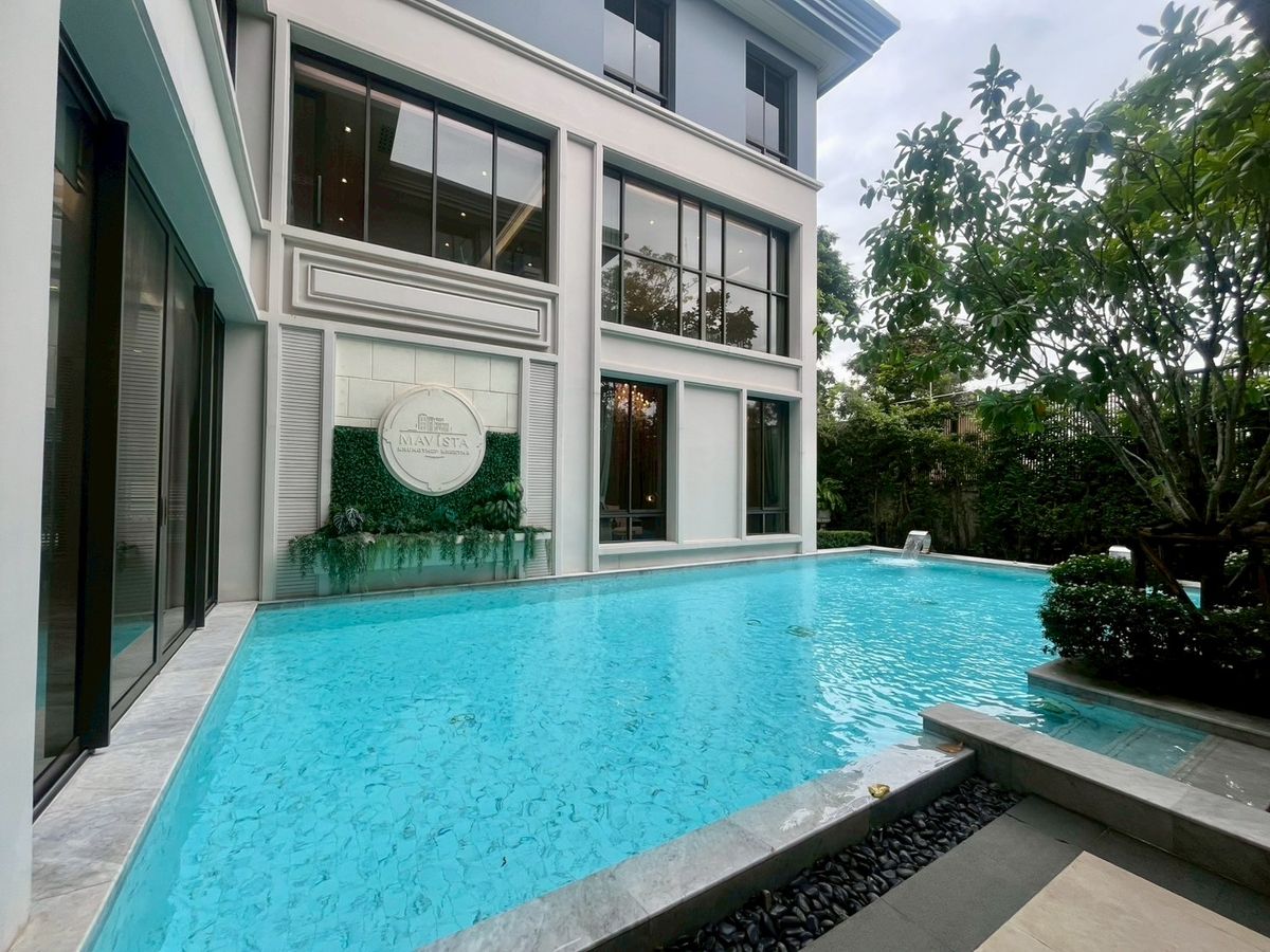 For SaleHousePattanakan, Srinakarin : 💥Sell  Ultra Luxury single house🏡 Mavista Prestige, Krungthep Kreetha🌟The largest house in the project, 5 bedrooms | 5 bathrooms with a swimming pool and private elevator✨