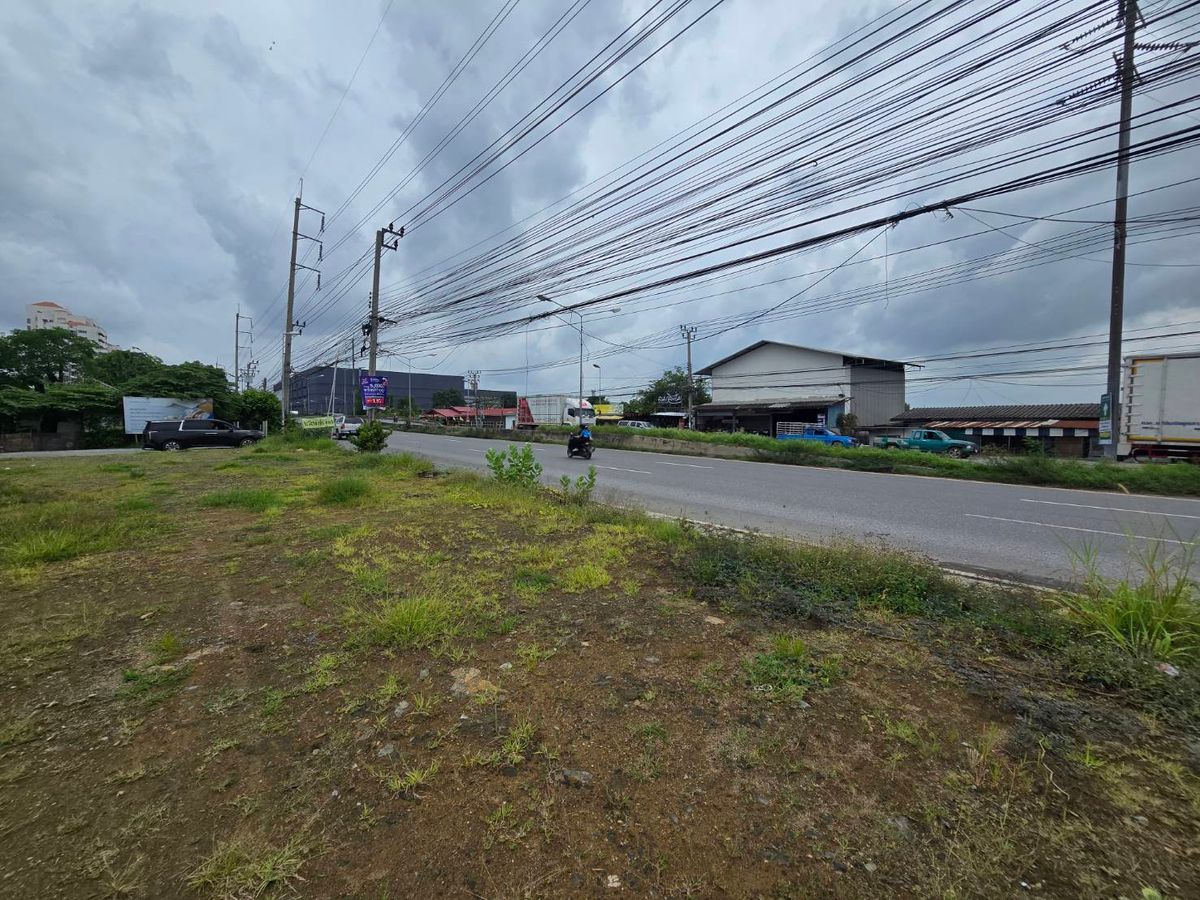 For SaleLandSamut Prakan,Samrong : Land for sale near Bang Phli Housing, Thepharak Road