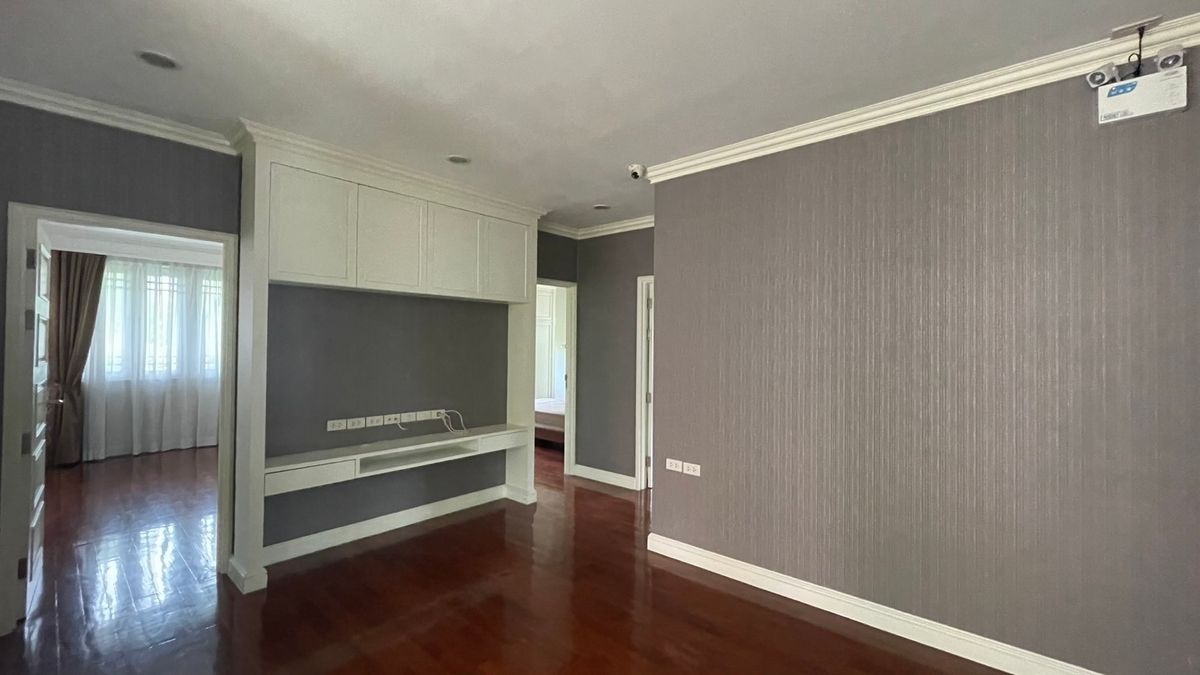 ให้เช่าบ้านสมุทรปราการ สำโรง : ให้เช่าบ้านเดี่ยวหรู โครงการเลคไซด์วิลล่า 1 ใกล้ Mega Bangna