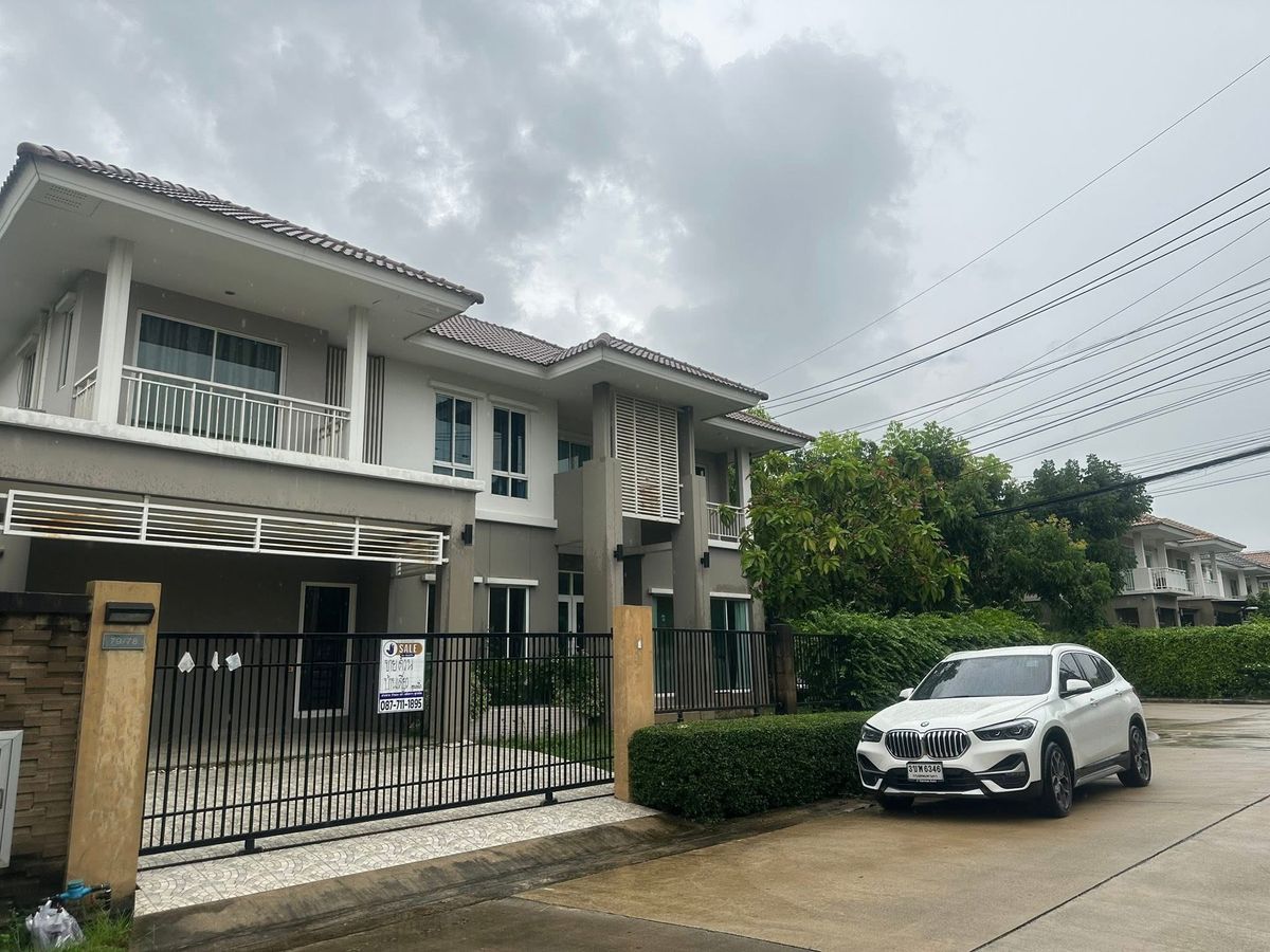 For RentHouseNawamin, Ramindra : Luxury detached house (behind the corner) is ready to approach the expressway.