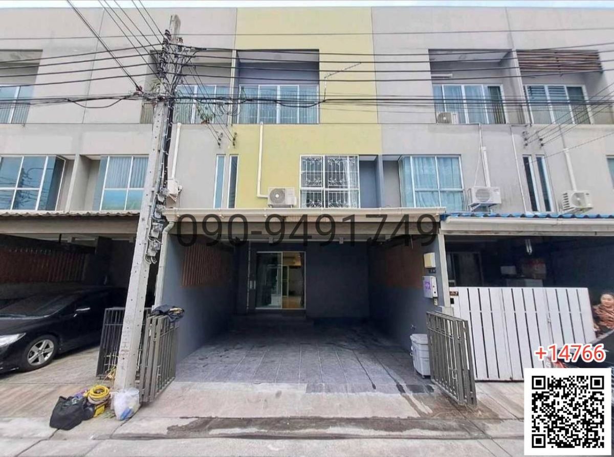 For RentTownhomePattanakan, Srinakarin : Rent a 3 -story townhouse, Patio Phatthanakan 38, near Makro Onnut